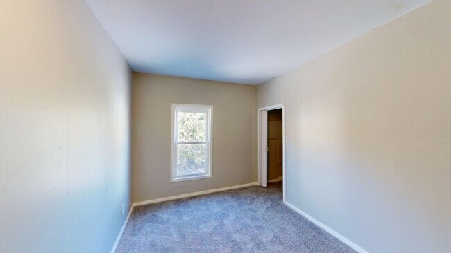 Building Photo - Cudell/West Blvd neighborhood; 4 bedroom/1 bath single family house for rent!