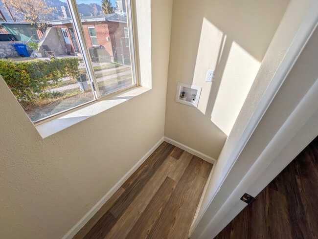 Building Photo - 3524 Mobile Ave