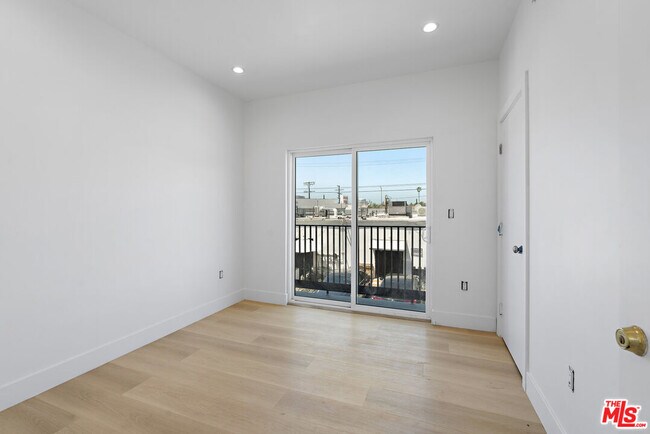 Building Photo - 10963 Calvert St