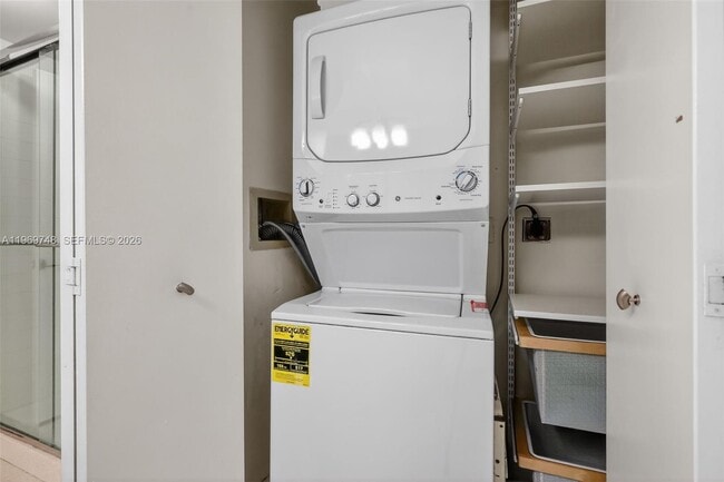 Building Photo - 3610 Yacht Club Dr