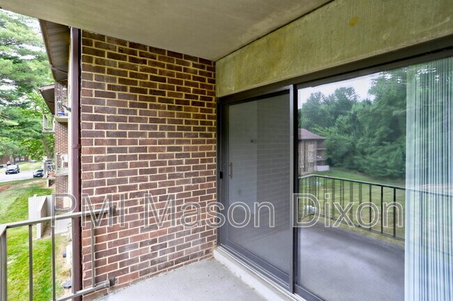 Building Photo - 6043 Majors Ln