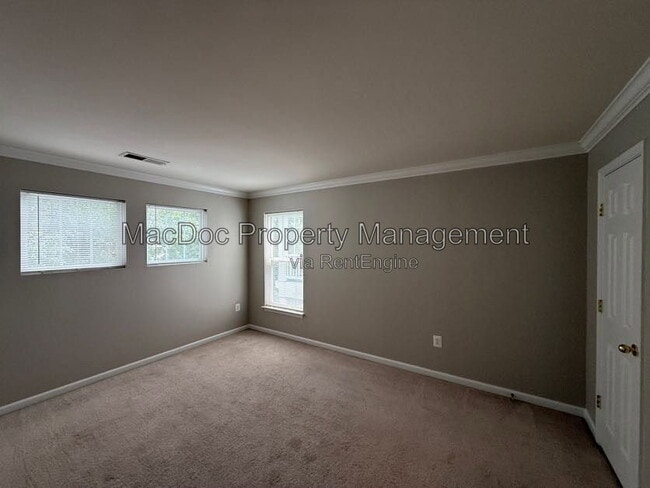 Building Photo - 1404 Graham Dr