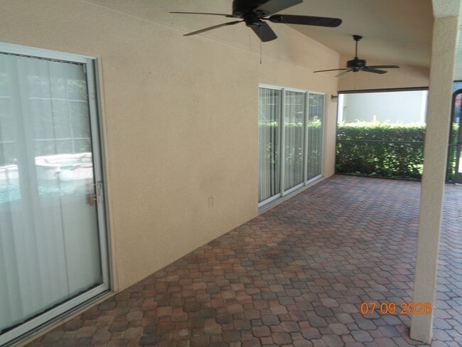 Building Photo - Beautiful 4 Bed/ 3bath Pool home