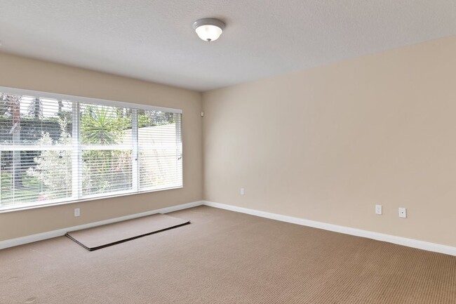 Building Photo - 4969 Corsica Square