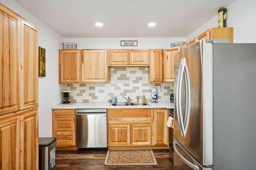 Building Photo - 51 Dakota Ln