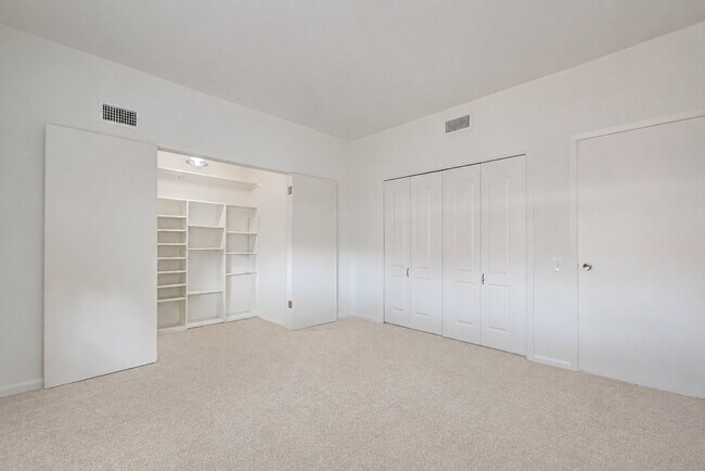Building Photo - 1502 Prairie Grove Dr