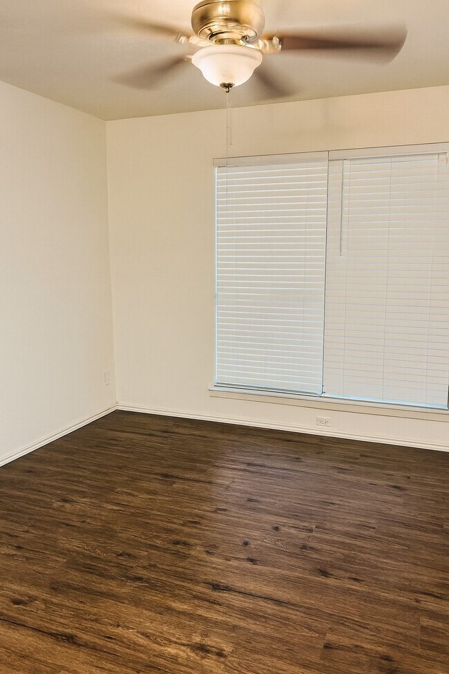 Building Photo - 2706 Mayflower Landing Ct