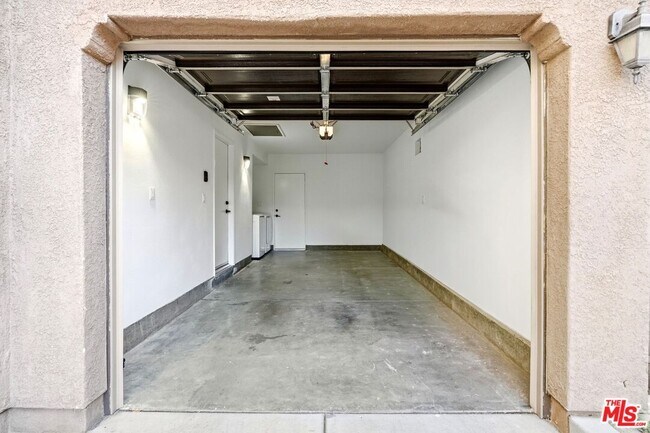 Building Photo - 20140 Pienza Ln