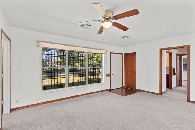 Building Photo - 241 W Rittenhouse St