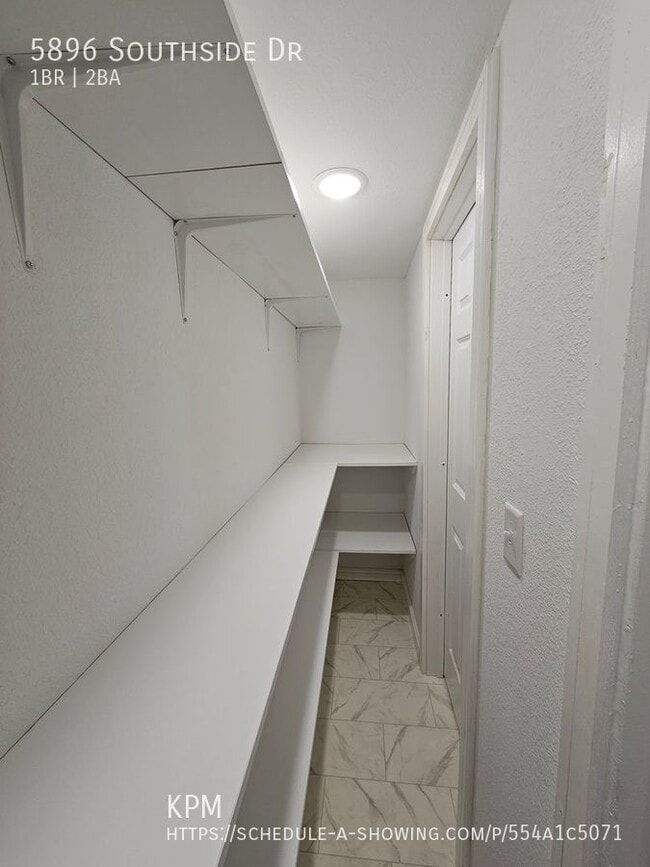 Building Photo - 1302 E Fairmont Blvd