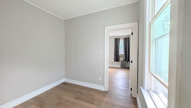 Building Photo - 125 Highland Ave