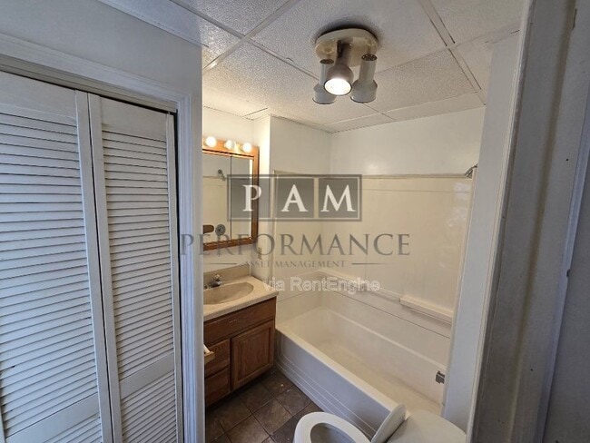 Building Photo - 1208 59th St