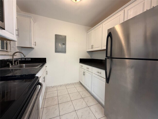 Building Photo - 1337 NW 1st St