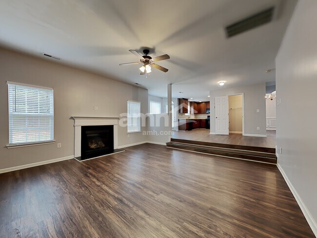 Building Photo - 7683 Natalie Commons Drive