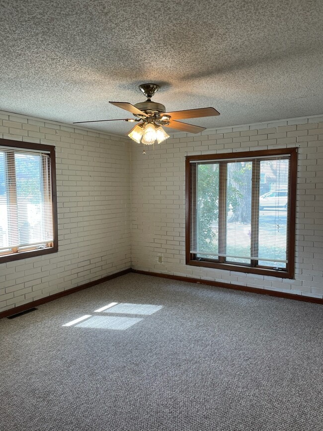 Building Photo - 530 S Jefferson Ave