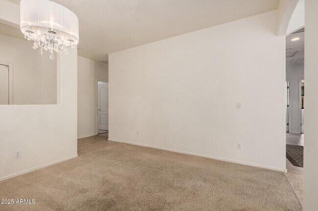 Building Photo - 298 E Diamond Trail