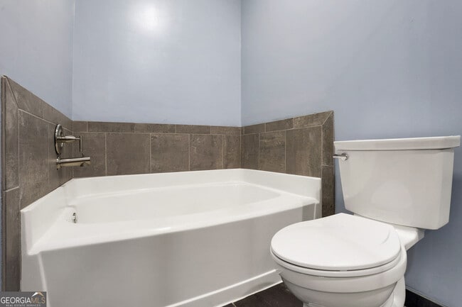 Building Photo - 375 Highland Ave NE