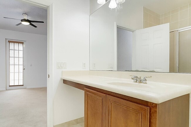 Building Photo - 135 Seagrape Dr