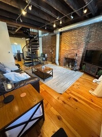 Building Photo - 47 Van Braam St