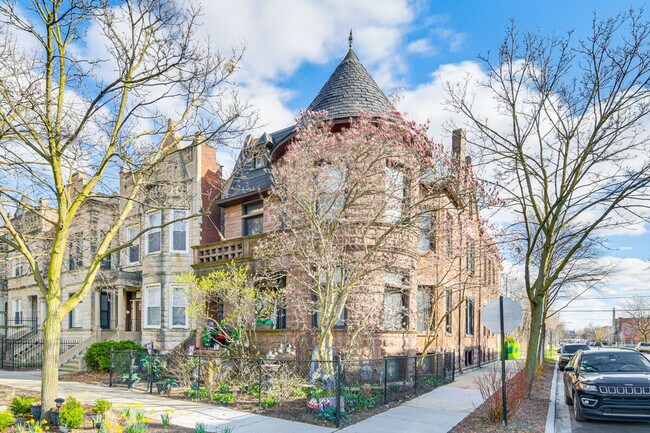 Building Photo - 3461 W Adams St