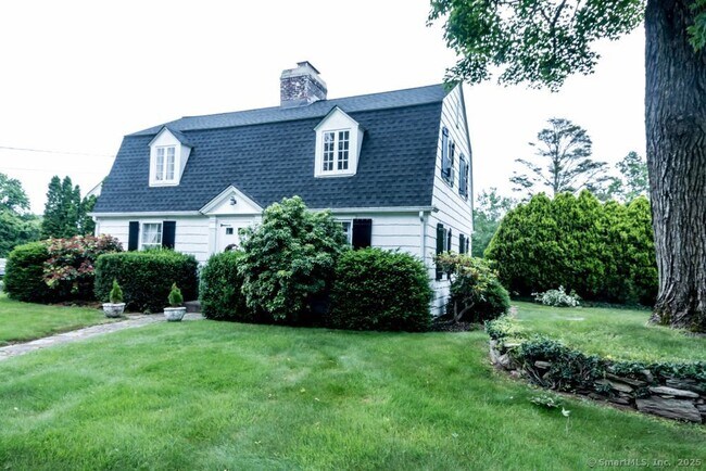 Building Photo - 453 Chestnut Hill Rd