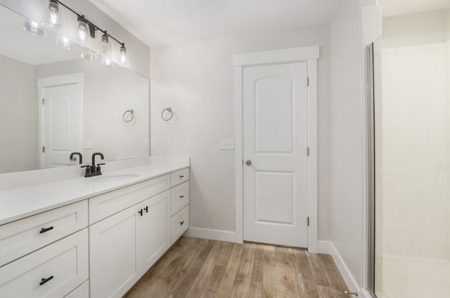 Building Photo - Modern 4-Bedroom Townhome in Saratoga Springs, UT