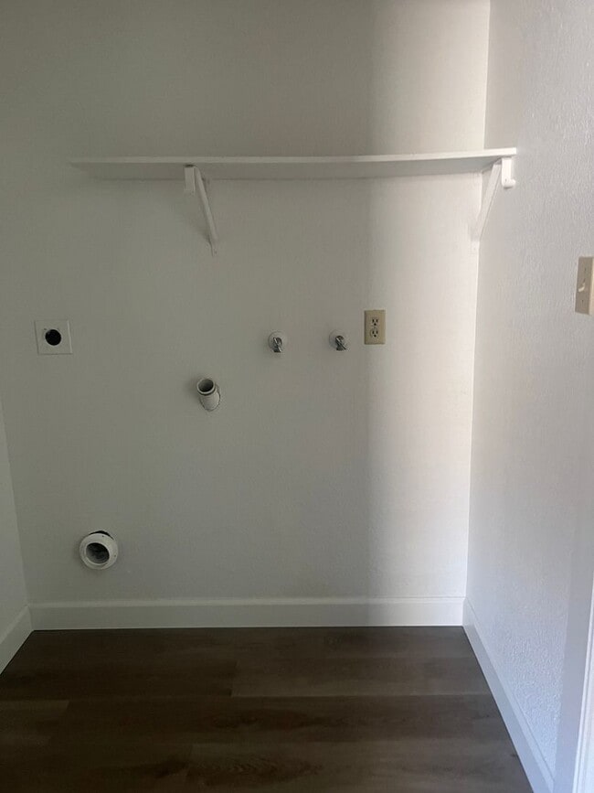 Building Photo - 3bd Duplex