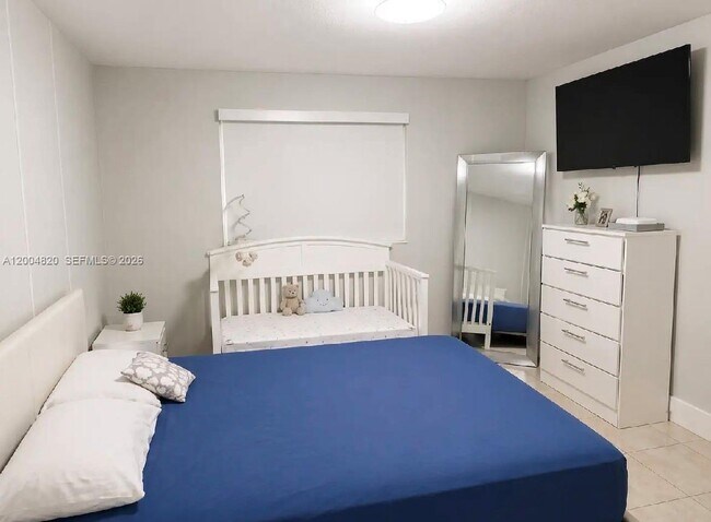 Building Photo - 10630 SW 157th Ct