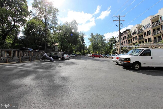 Building Photo - 1730 Arlington Blvd