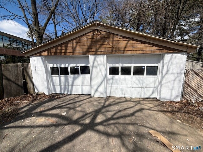 Building Photo - 316 W Main St