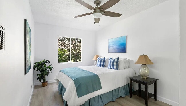 Building Photo - Modern Lifestyle Living Close to Santa Mon...