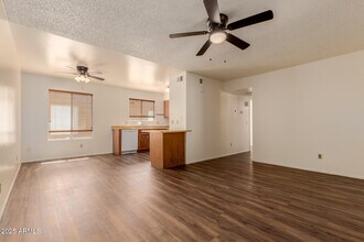 Building Photo - 936 N Revere