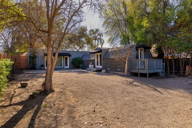 Building Photo - Ojai Funk Zone Hideaway