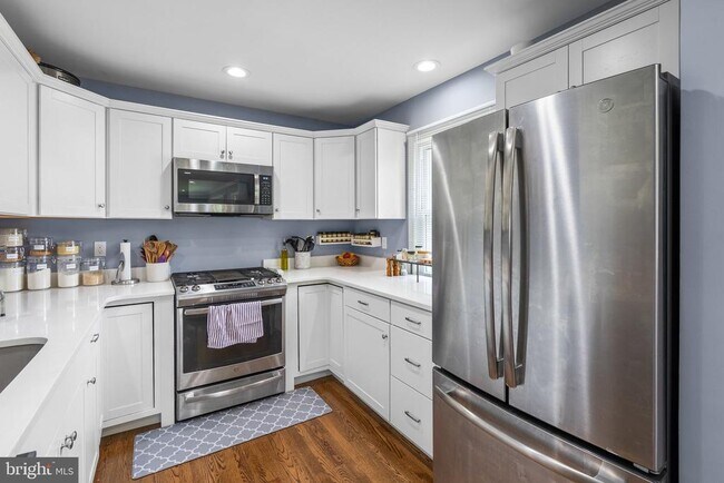 Building Photo - 3904 Lantern Dr