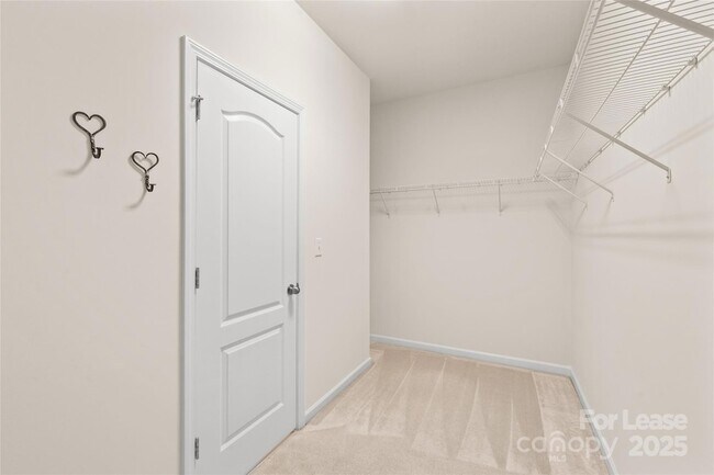 Building Photo - 720 Wood Lily Dr