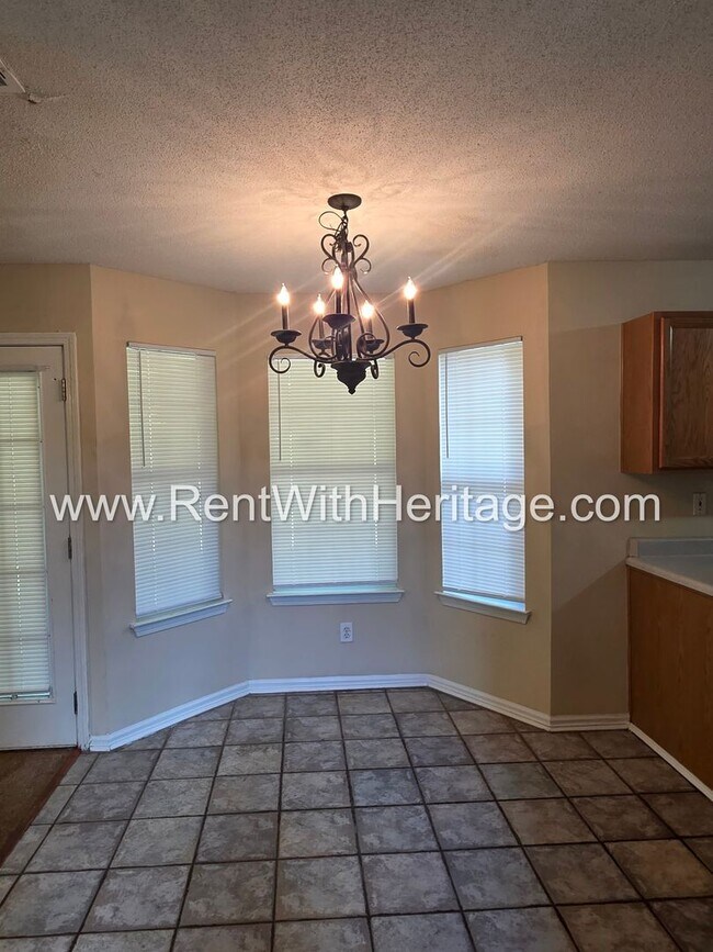 Building Photo - 6535 Manor Creek Dr