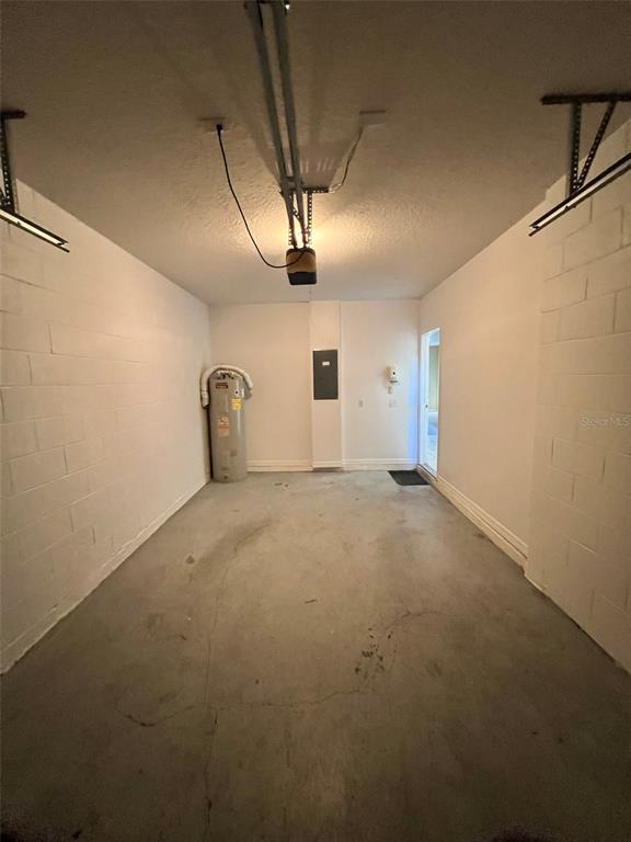 Building Photo - 2202 Seven Oaks Dr