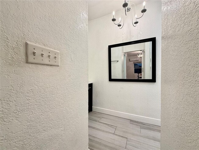 Building Photo - 844 35th Ave S