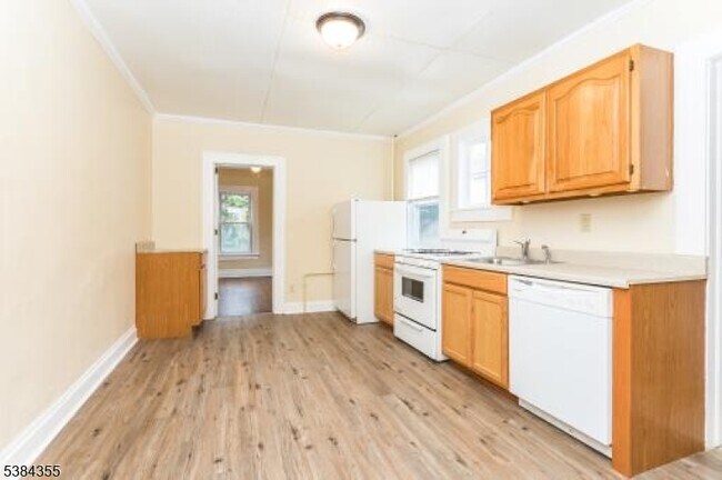 Building Photo - 60 Wildwood Ave