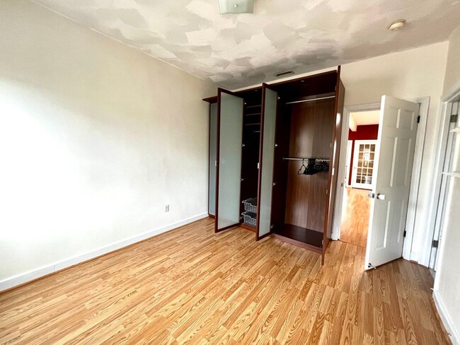 Building Photo - Great 2 bed, 2 bath near Lechmere