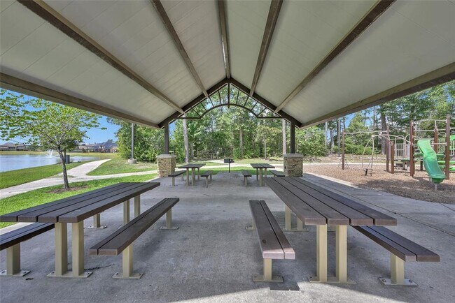 Building Photo - 2807 Kingly Pne Trl
