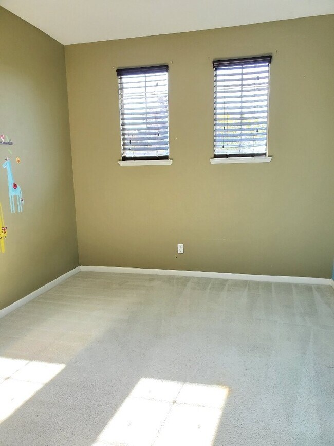 Building Photo - Charming Home For Rent in Folsom