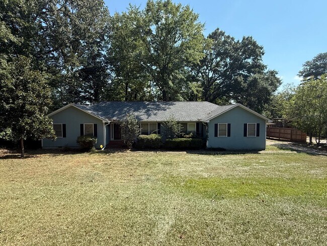 Building Photo - 1402 Northgate Dr