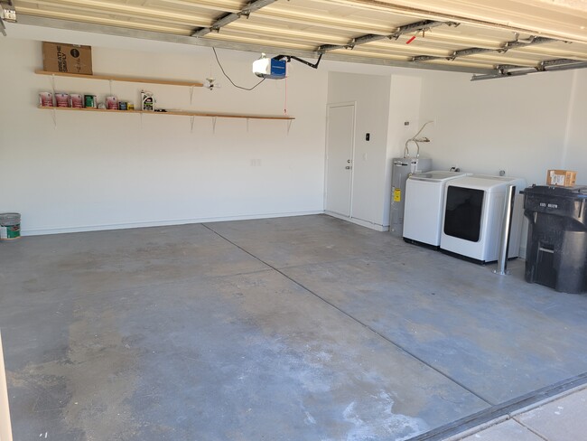 Building Photo - 5358 E Glencove St