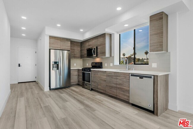 Building Photo - 3632 Keystone Av