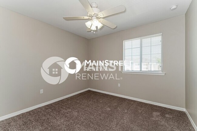 Building Photo - 3 Bedroom Pet-Friendly Home in Fort Myers, FL with Main Street Renewal