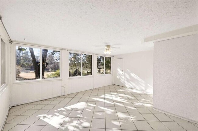 Building Photo - 159 Elysian Way NW