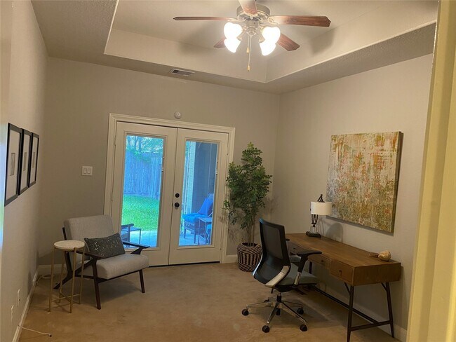 Building Photo - 5159 Oasis Park Ln
