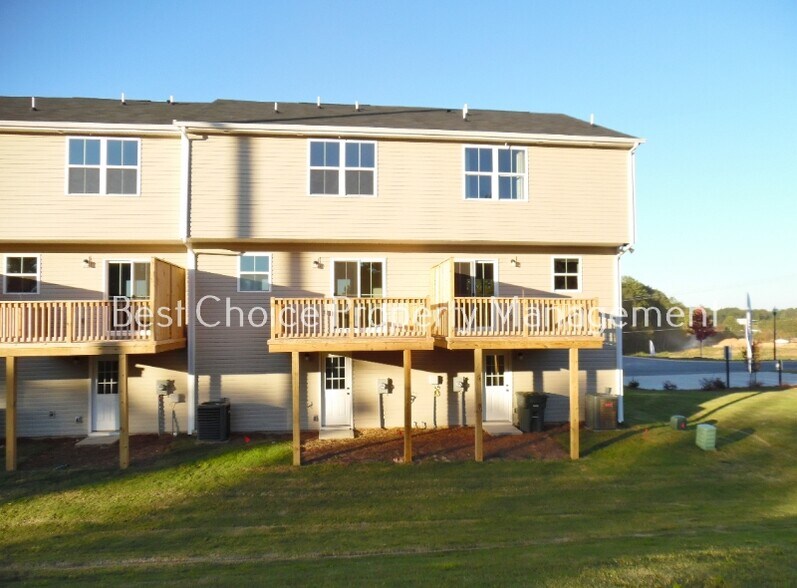 Building Photo - 404 Brookshade Way