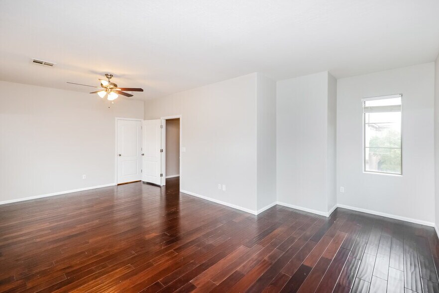 Building Photo - 681 Calamus Palm Pl